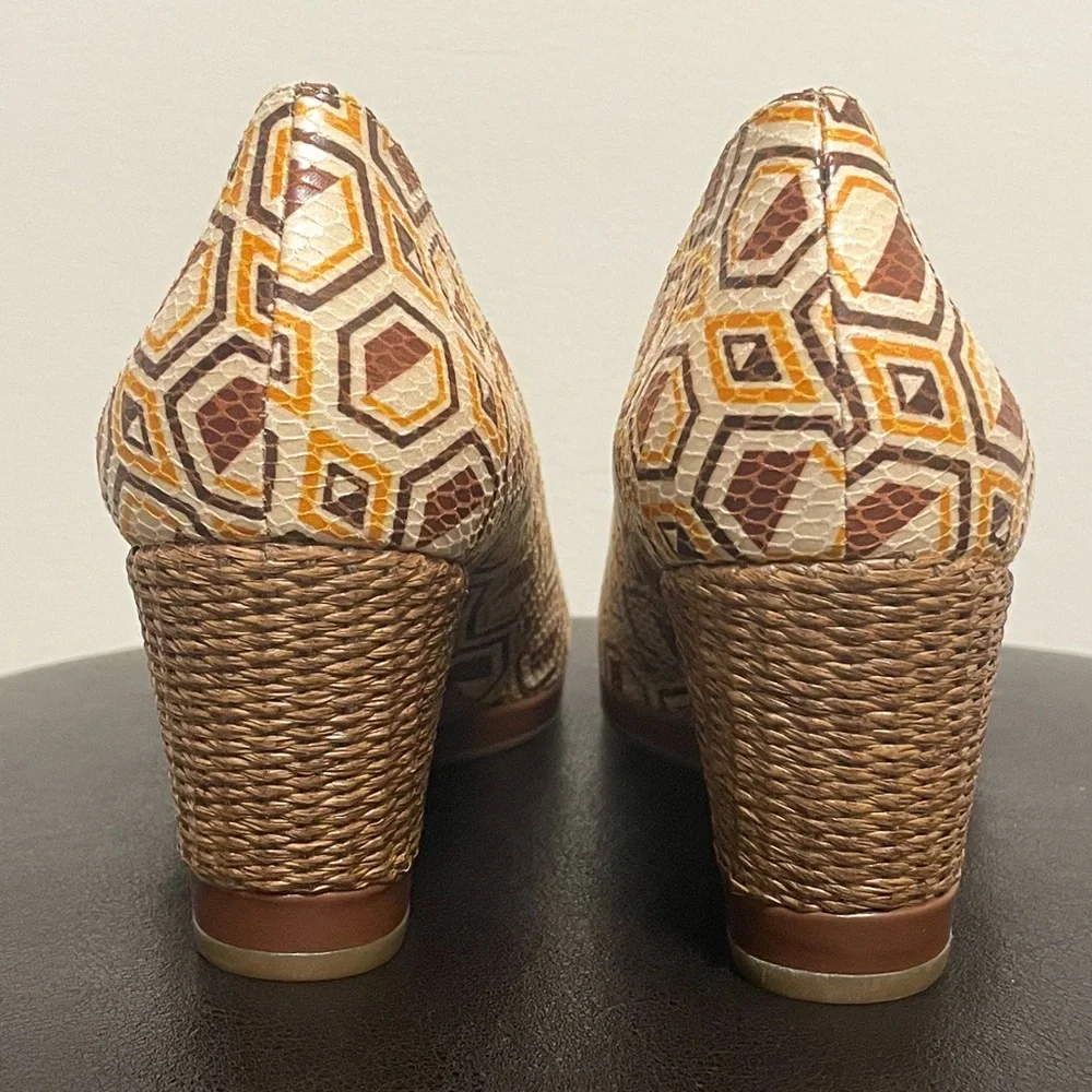 Naturalizer Vanilla Narlene Open Toe Wedge Heels NIB 8N 8 Narrow Cream Brown